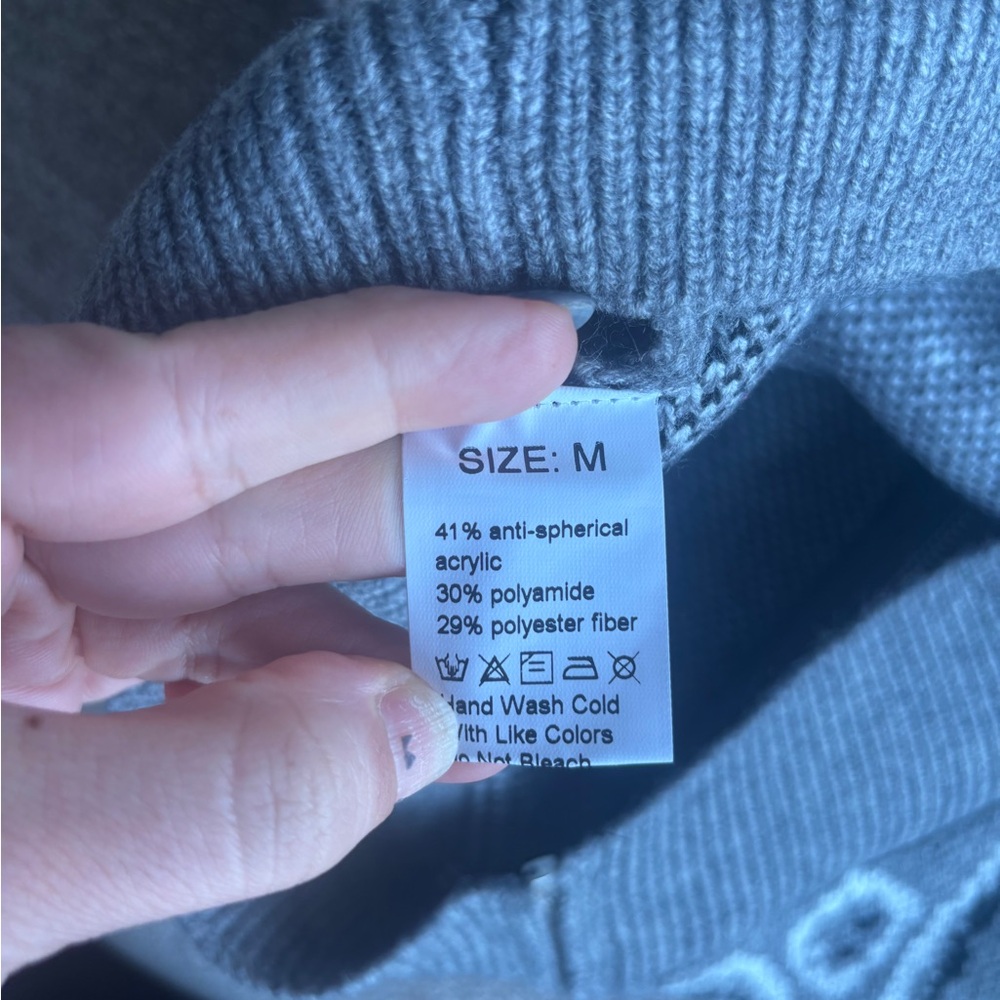 NWOT Gray Bandana Zip-Up Sweater Size Medium - Picture 9 of 10